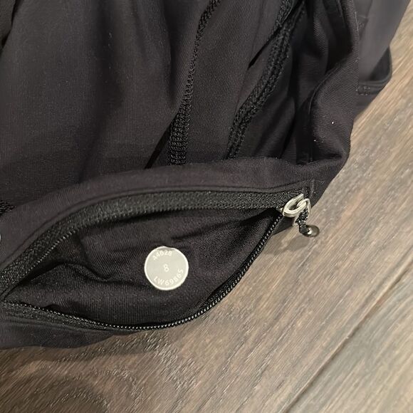 Lululemon Black Cropped Leggings - Size 8 - Picture 5 of 6